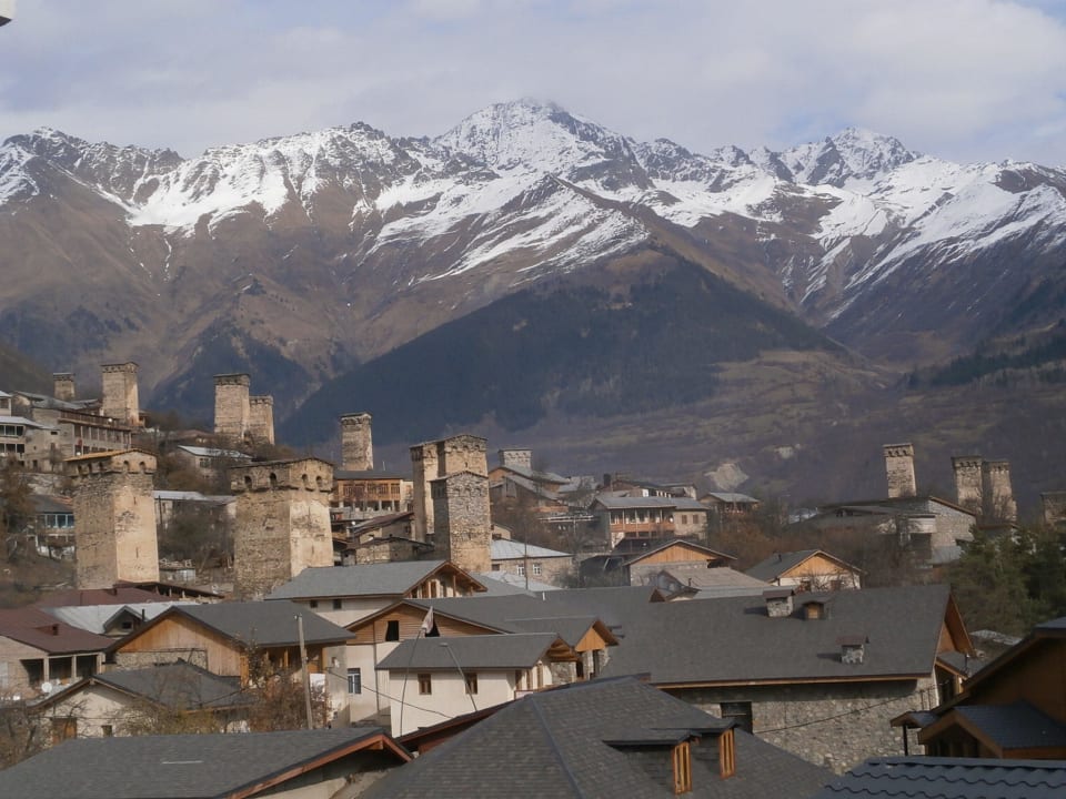 Ausblick auf Mestia Hotel Svaneti