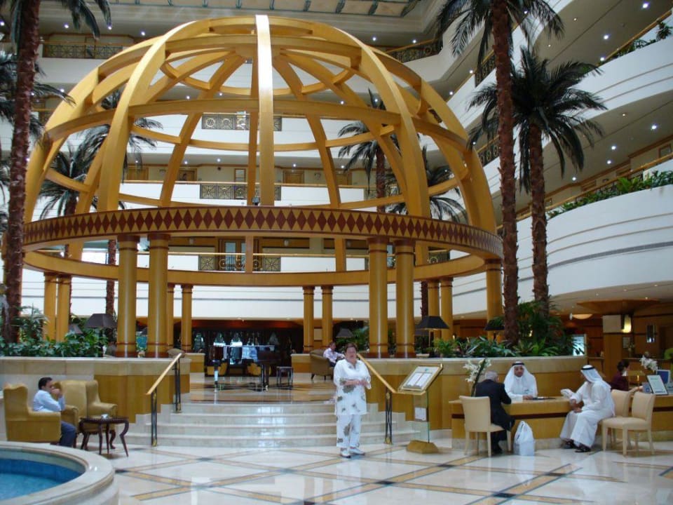 Hotellobby Mövenpick Grand Al Bustan Dubai