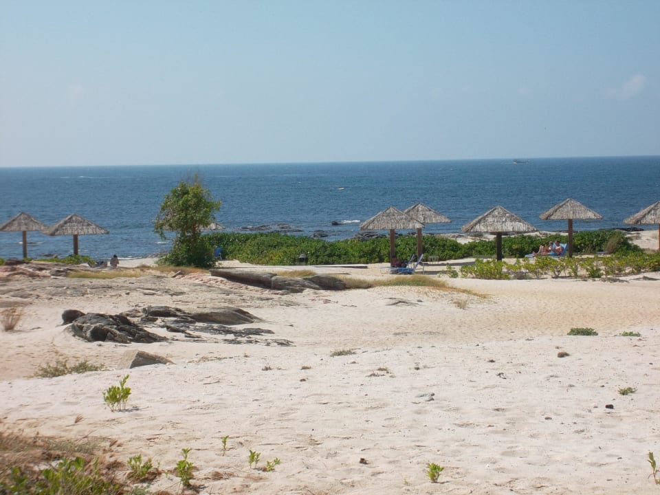 Die Liegen am Strand Wyndham Garden Salalah Mirbat