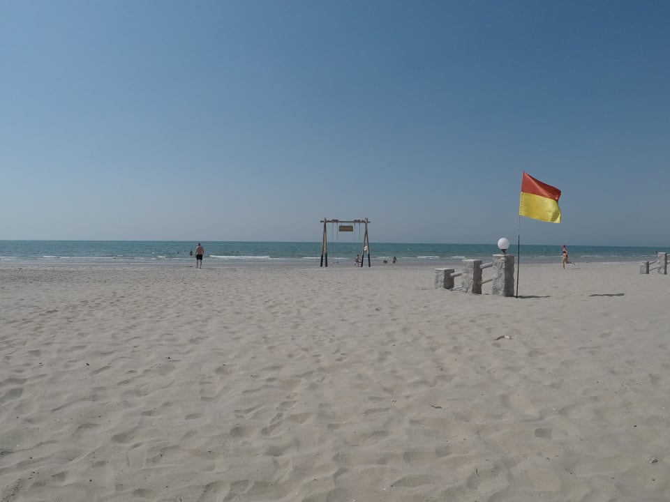 Strand The Cove Rotana Resort