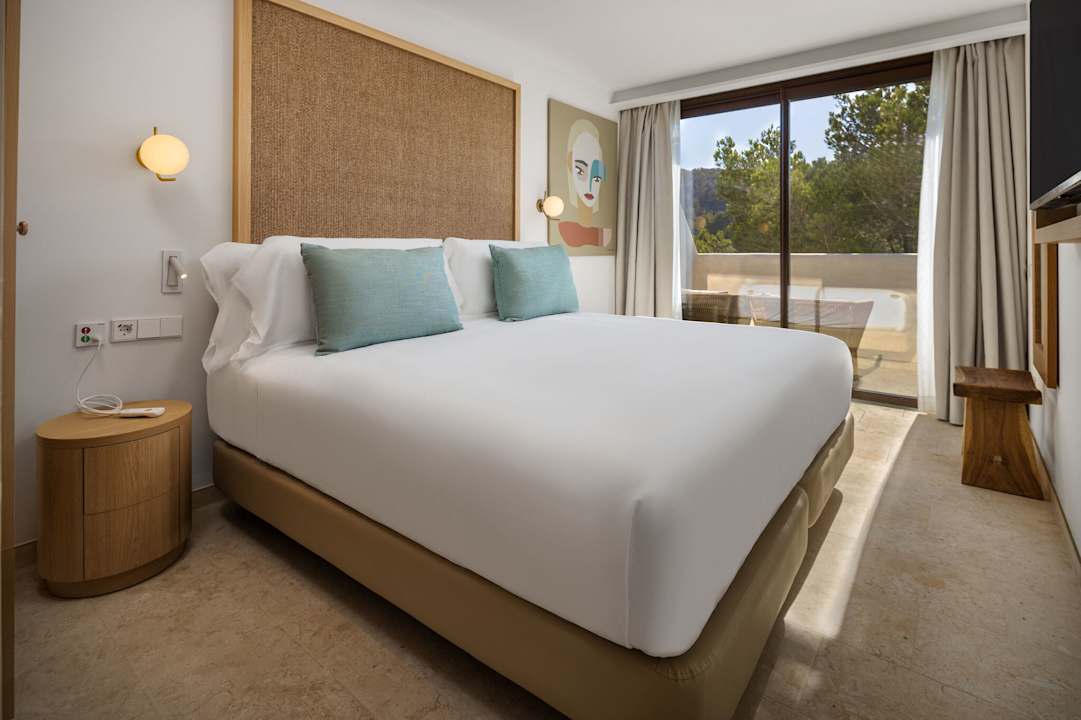 Zimmer Cala San Miguel Ibiza Resort, Curio Collection by Hilton