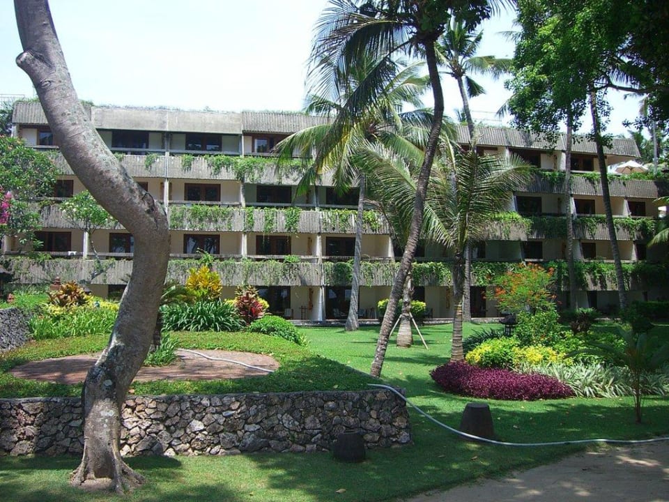 Eines der 3 Courts des Bali Hyatt Hyatt Regency Bali