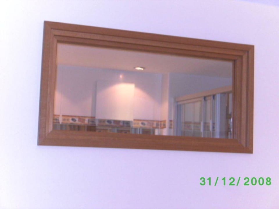 Sichtfenster zum Bad oben an der Wand Hotel Apollo