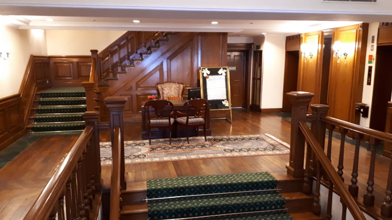 Sonstiges Cecil Oberoi