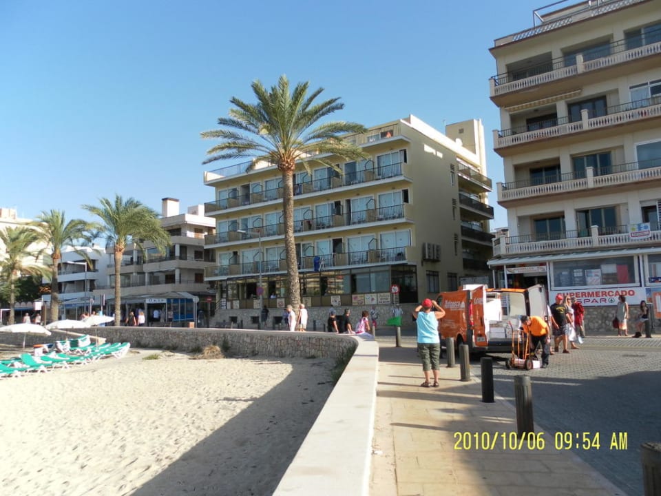 Der Strand vor dem Hotel BQ Aguamarina Boutique Hotel
