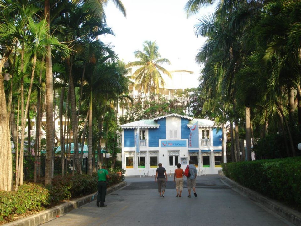 Blick auf TUI-Center Hotel Riu Palace Bavaro
