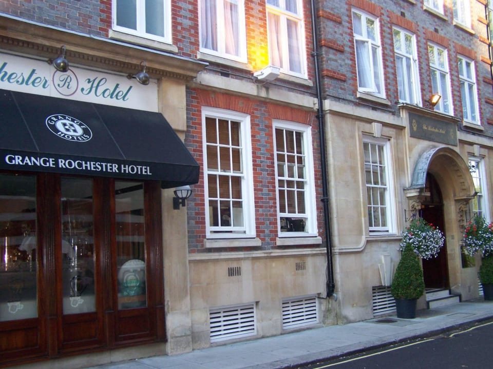 Der Hoteleingang The Grange Rochester Hotel