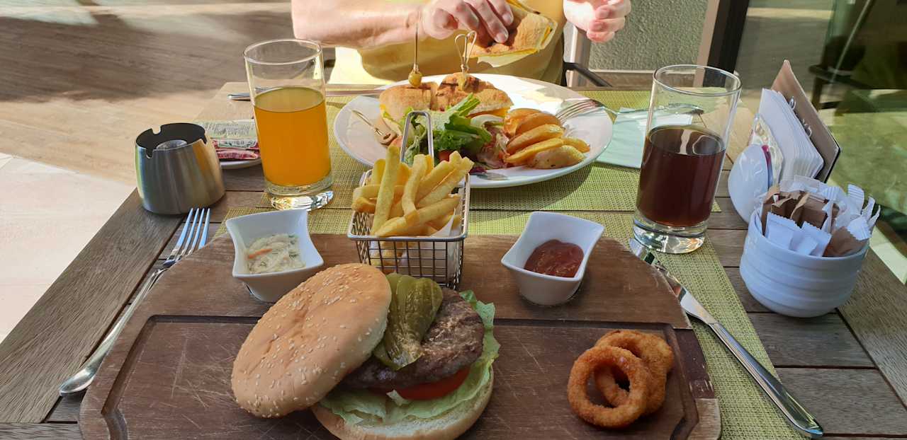 Gastro Acanthus Cennet Barut Collection