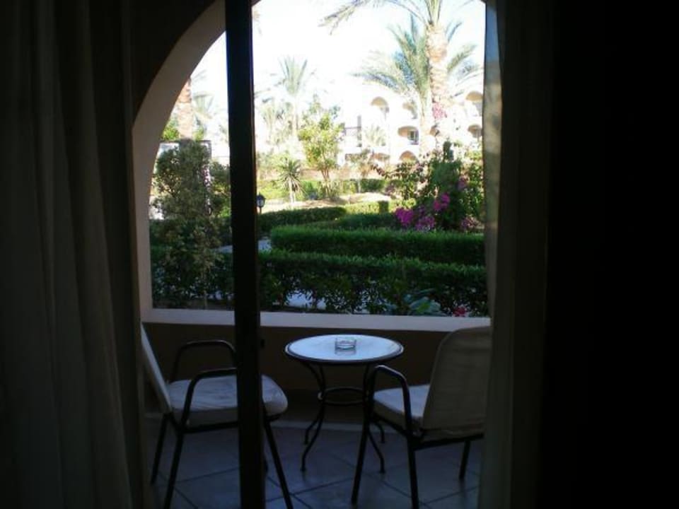 Ausblick auf die Terrasse und der Garten TUI MAGIC LIFE Kalawy