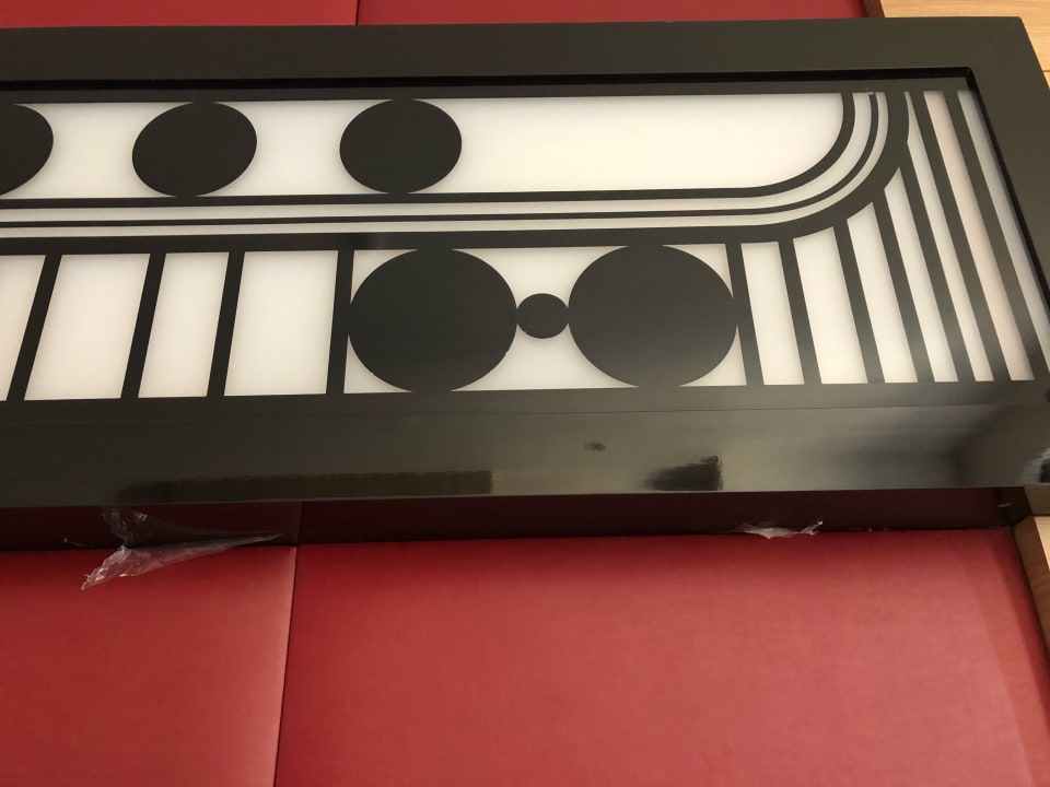 Kaputtes Panel am Bett Hotel Delphin Imperial