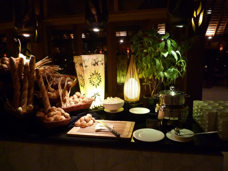 Funama Buffet Restaurant Vilamendhoo Island Resort & Spa