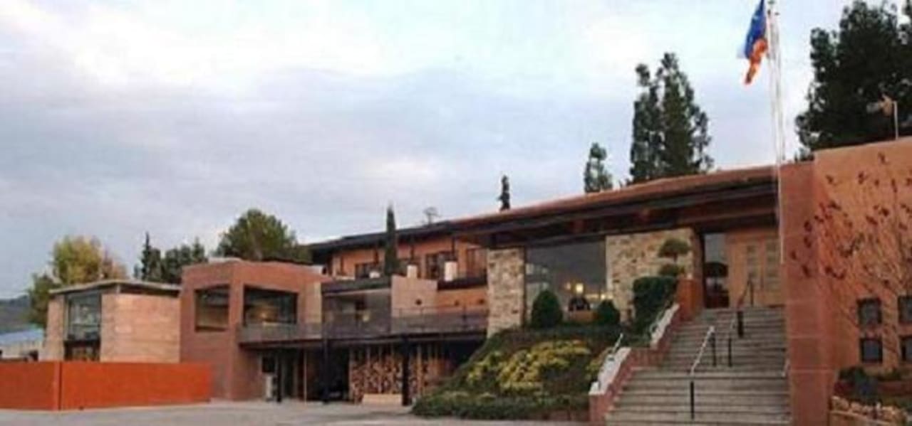 Fachada Hotel Portal Del Caroig