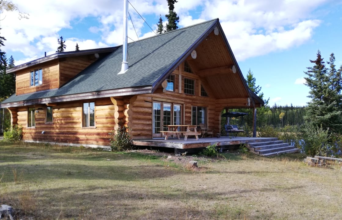 Außenansicht Hotel Ten-ee-ah Lodge