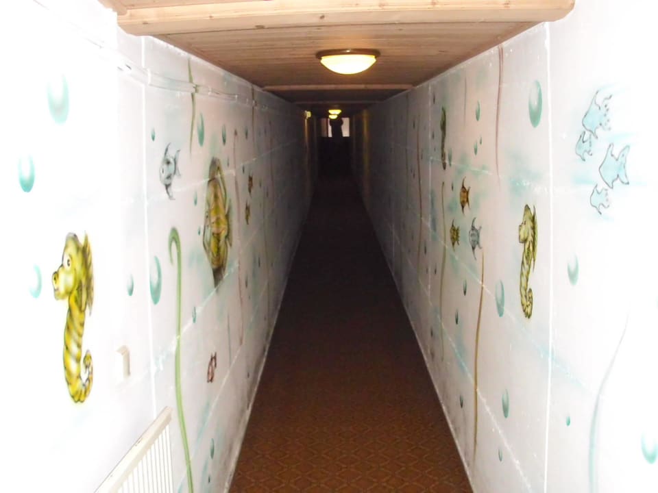 Unterirdischer Gang zur Pension bzw. Hotel Huber Hochland