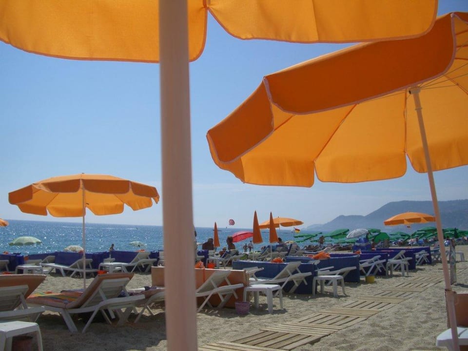 Strand Hotel Kleopatra Bebek