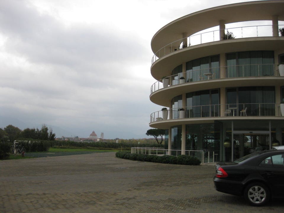 Blick auf Pisa Pisa Tower Plaza