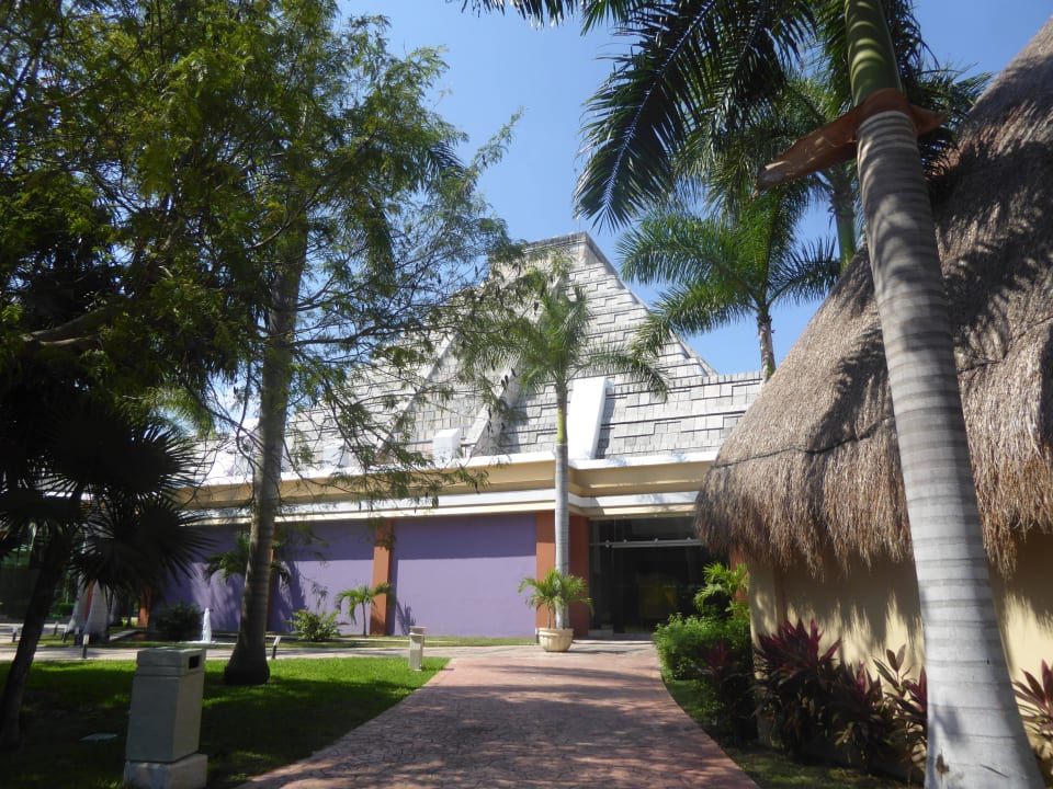 Widok na hotel Maja JOIA Paraiso by Iberostar