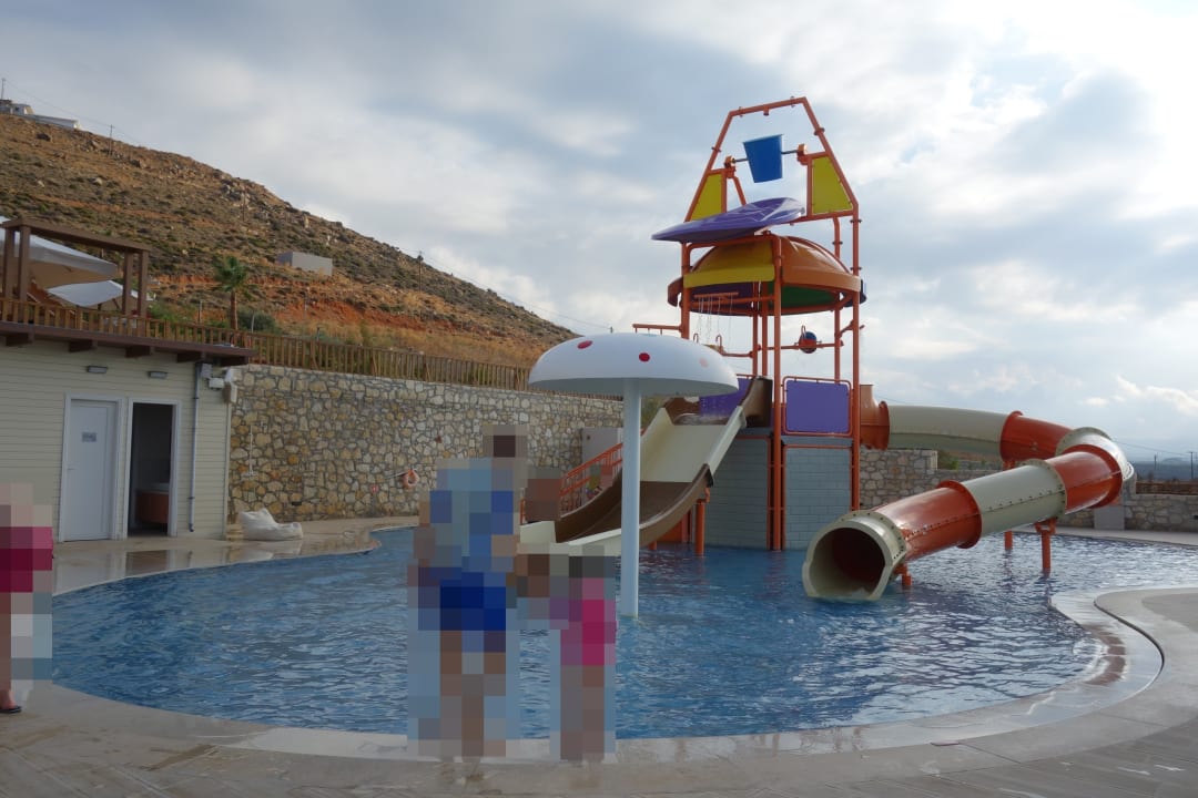 Pool The Royal Senses Resort, Curio Collection by Hilton