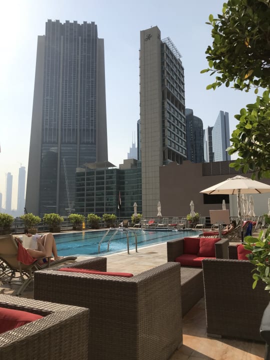 Pool Rose Rayhaan by Rotana