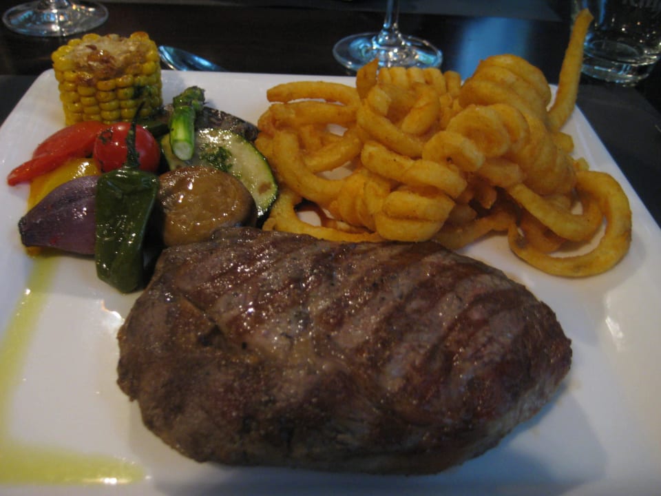 Argent. Entrecote mit Curly fries Victor's Residenz-Hotel Saarlouis