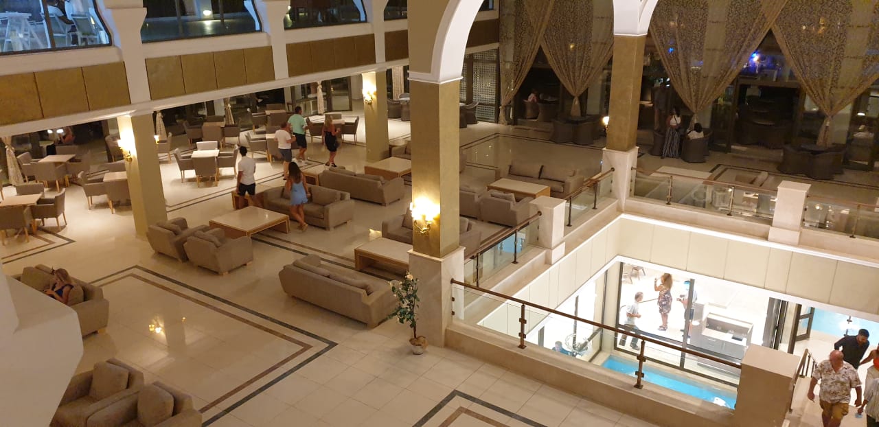 Lobby Porto Bello Royal
