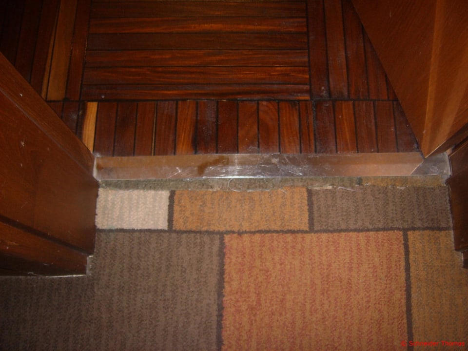 Zimmer - Eingang ins Badezimmer  Rixos Sungate