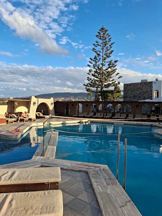 Pool Gaia Garden Hotel