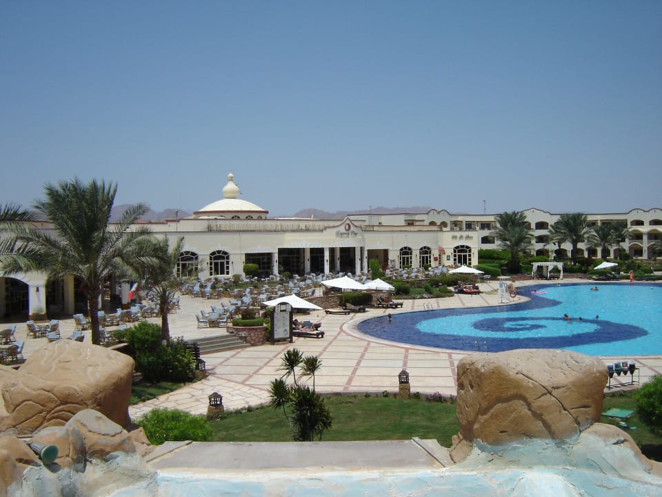 Widok z wodospadu Regency Plaza Aqua Park & Spa