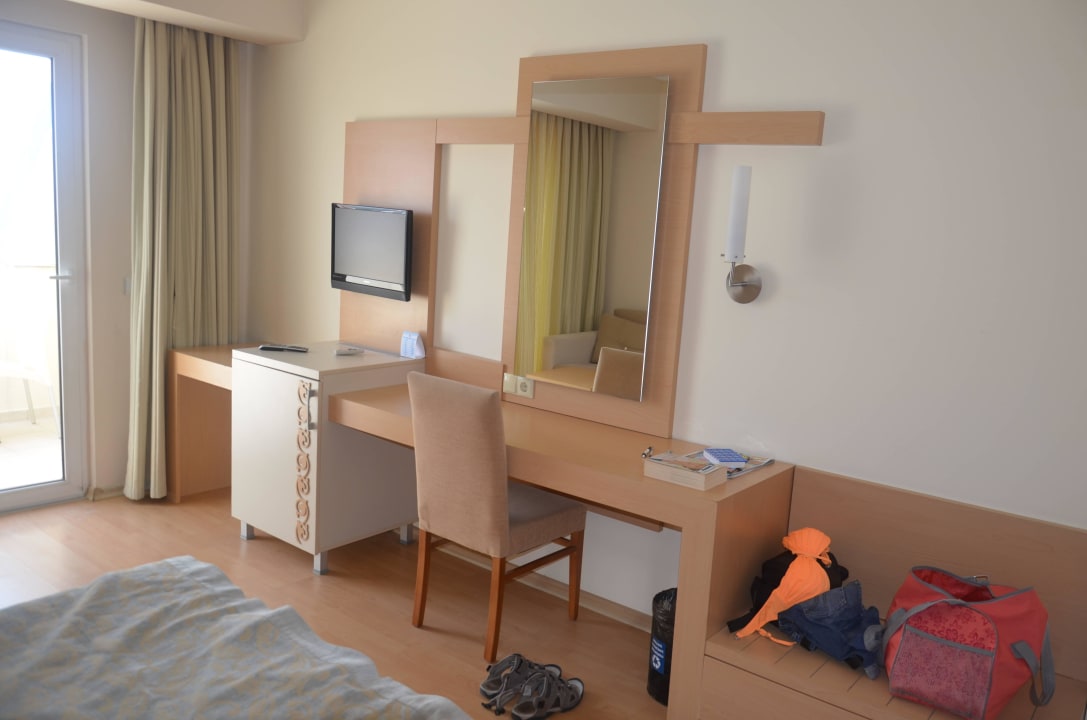 Lodówka, telewizor Solivia Hotel