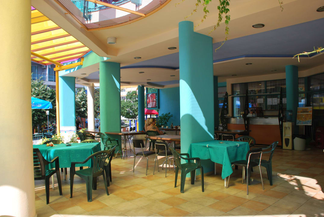 Bar przy basenie Hotel Diamond