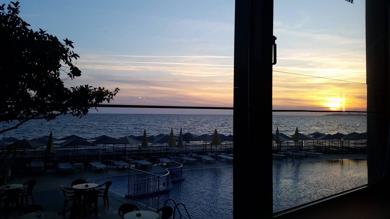 Ausblick von der Lobby Aska Hotel Just in Beach