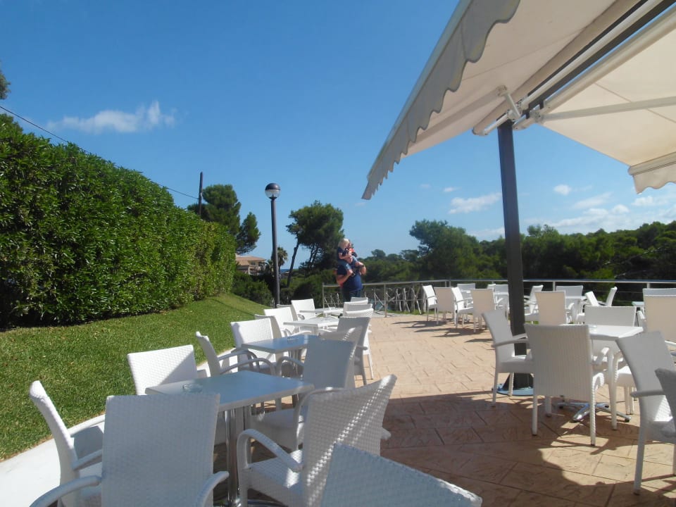 Sonnenterrasse direkt neben der Bar Hotel Exagon Park