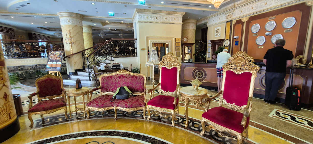 Gastro Royal Rose Hotel