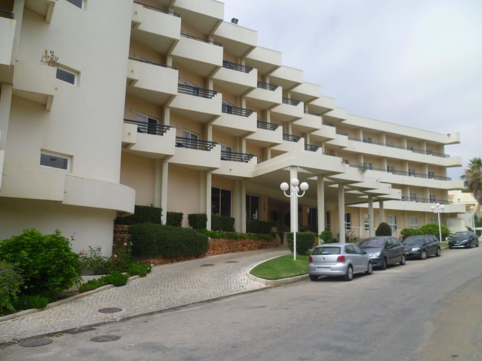 Haupteingang und Zimmer Landseite Hotel Vila Galé Náutico