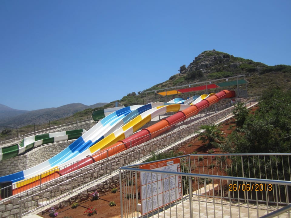 Die riesige Rutschenanlage Grand Hotel Holiday Resort