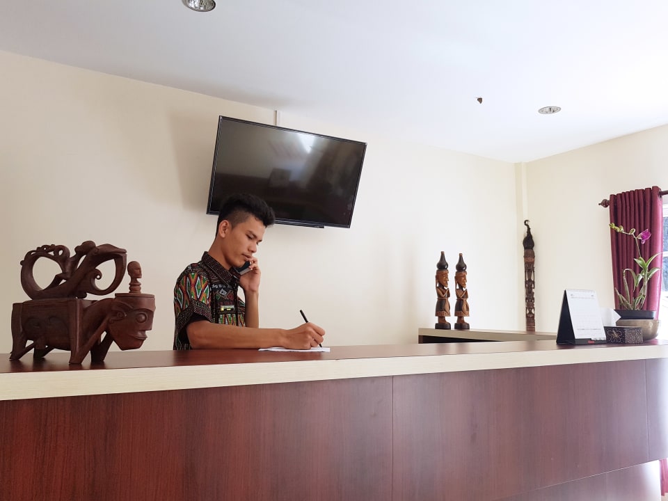 Lobby Zoé’s Paradise Waterfront Hotel