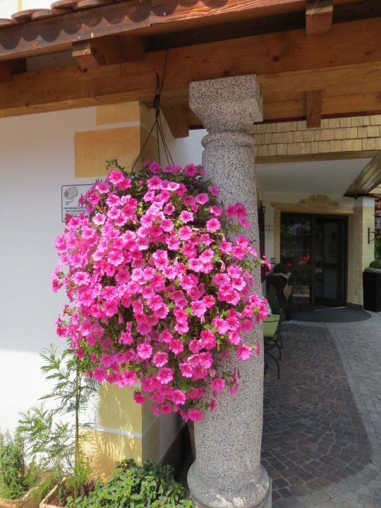 Willkommensstrauss beim Hoteleingang Hotel Sunnwies