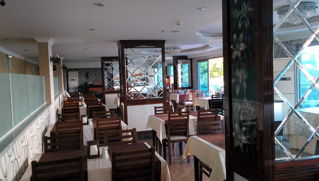 Hell und sauber Opia Hotel