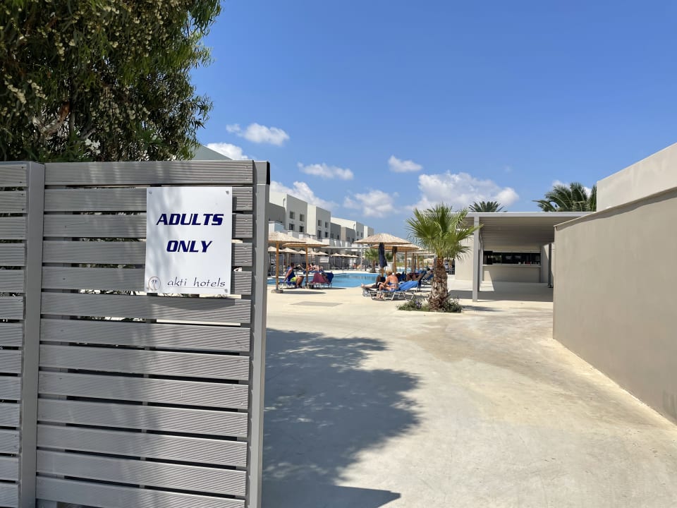 Außenansicht Akti Beach Club