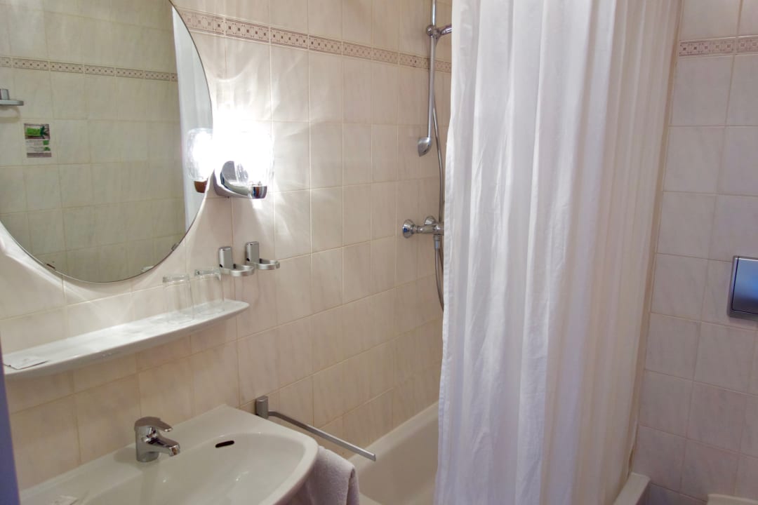 Zimmer BTS Hotel Garni