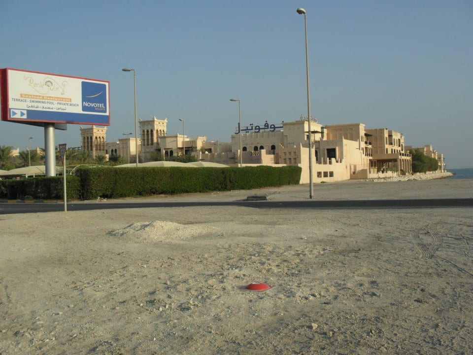 Seitenansicht Novotel Bahrain Al Dana Resort