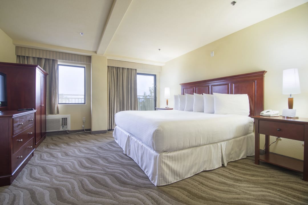 Deluxe King with Balcony Porto Vista Hotel