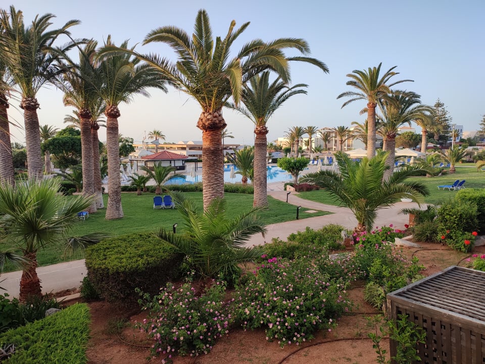 Gartenanlage Anissa Beach & Village