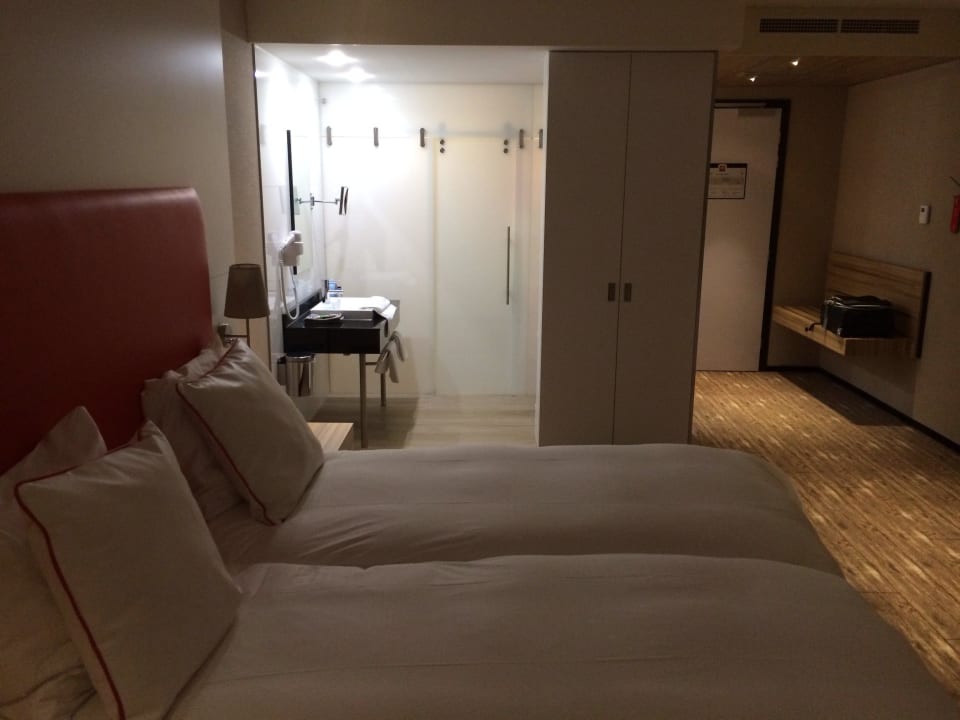 Blick ins Zimmer Van der Valk Hotel A4 Schiphol