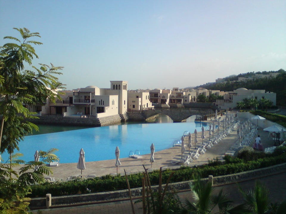 Laguna Pool The Cove Rotana Resort