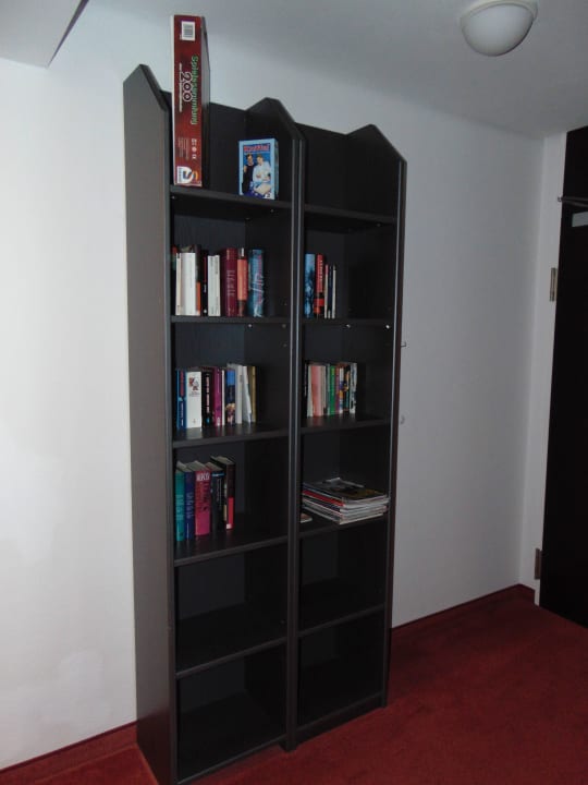 Leseecke mit Büchern und Zeitschriften Hotel Landhaus Moritzburg