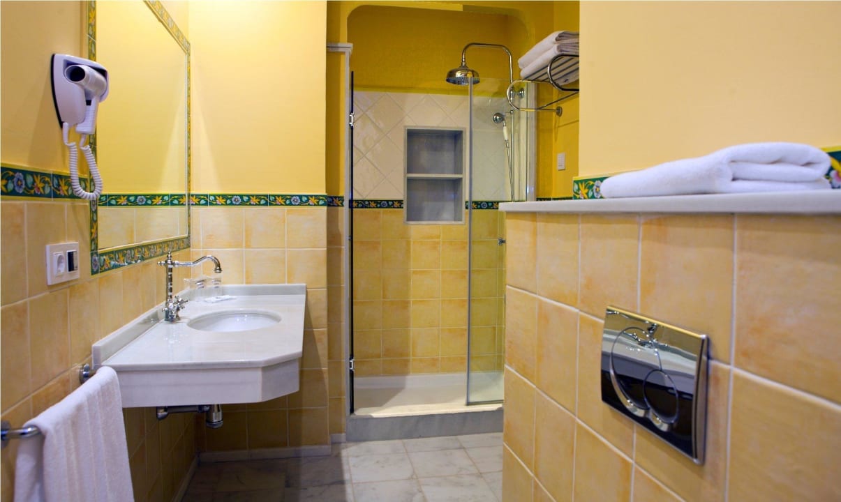 Room bathroom Hotel ITC Sevilla by Soho Boutique