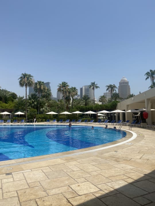 Pool Sheraton Grand Doha Resort & Convention Hotel