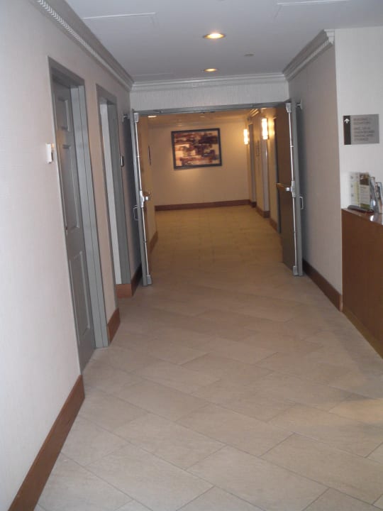 Lobby Hotel Delta Whistler Village Suites