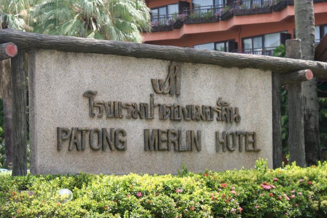 Einfahrt zum Hotel Courtyard by Marriott Phuket, Patong Beach Resort